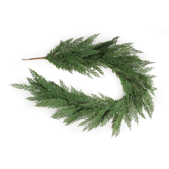 Melrose 5.5ft. Classic Green Pine Garland